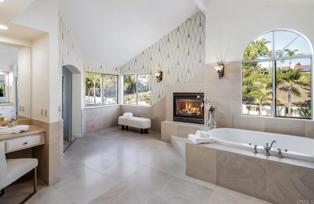 https://cdn.realtyfeed.com/cdn/127/306745239/b76102a7bce64903d8e02e5234a84424.webp