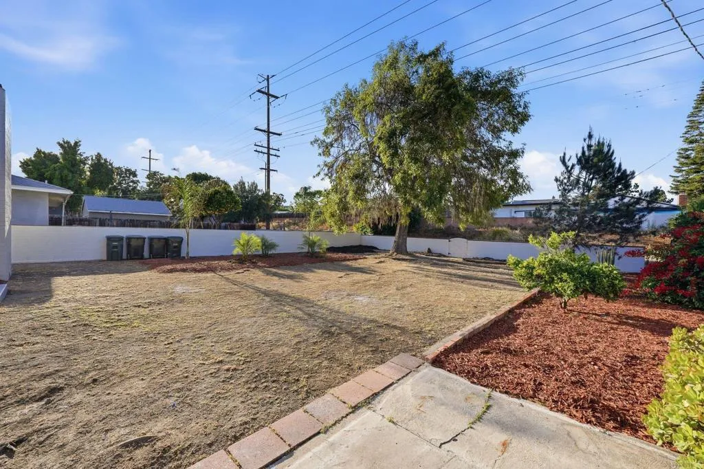 https://cdn.realtyfeed.com/cdn/127/306745301/268749f90e28a86c1dd938dedf5eb996.webp