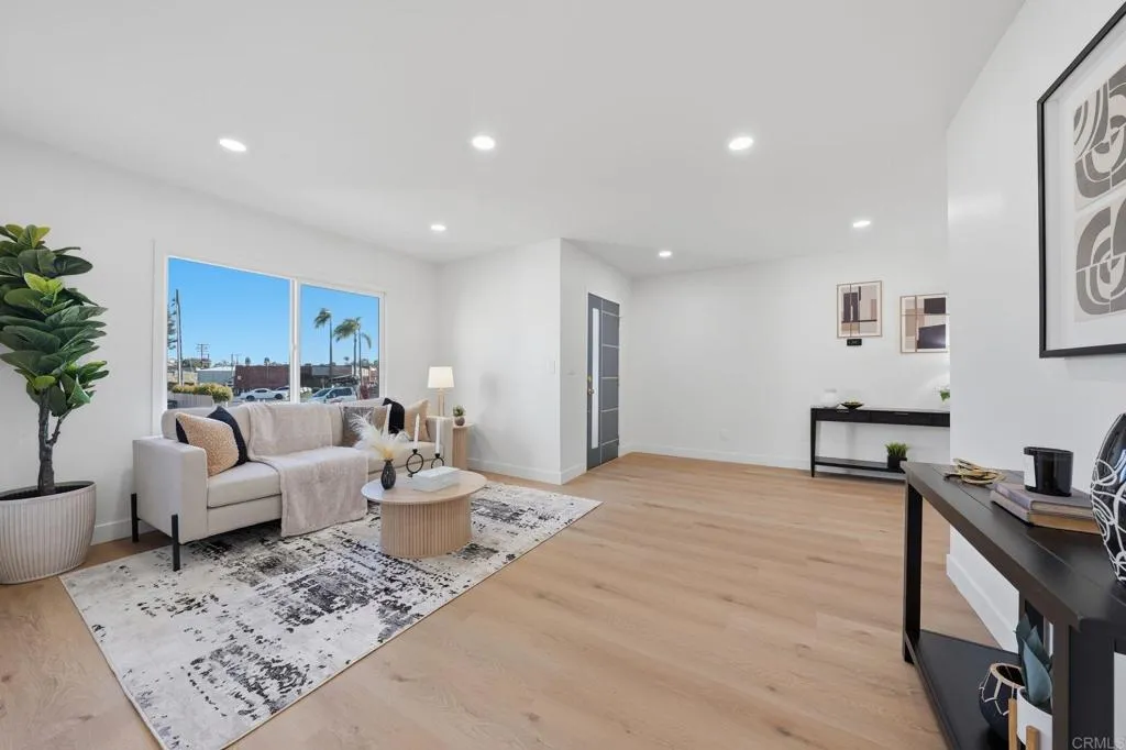 https://cdn.realtyfeed.com/cdn/127/306745301/6c1eb50a764bde64f126a5d0ef93e0b0.webp