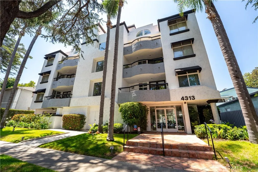 Sherman Oaks, CA 91403