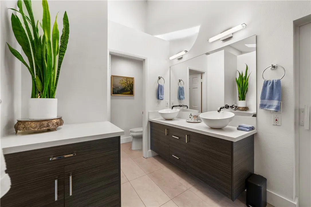 https://cdn.realtyfeed.com/cdn/127/306745357/30e4bc0132504eb2c3f5fddafecf88de.webp
