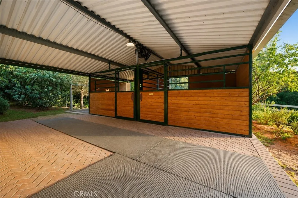 https://cdn.realtyfeed.com/cdn/127/306745357/44e65396cae267278f7f662f7b457710.webp