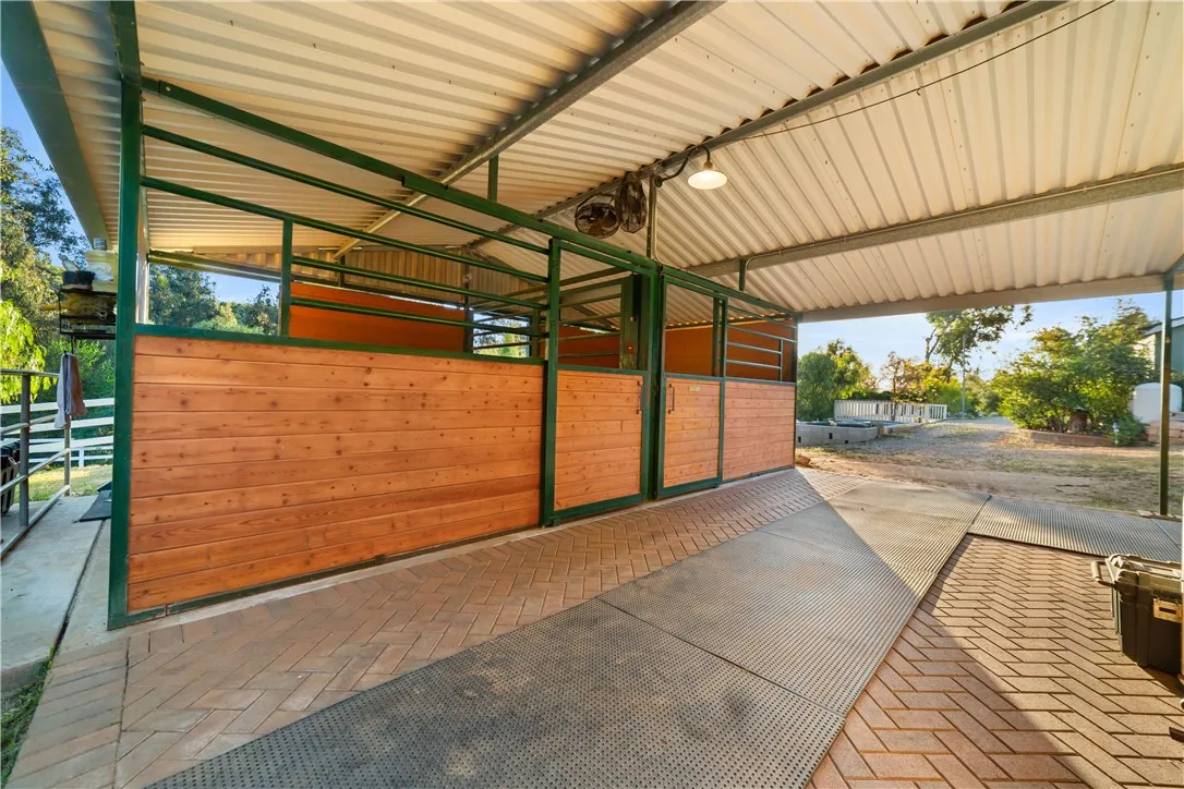 https://cdn.realtyfeed.com/cdn/127/306745357/897e4027f7c5bd91c86db54c059787db.webp