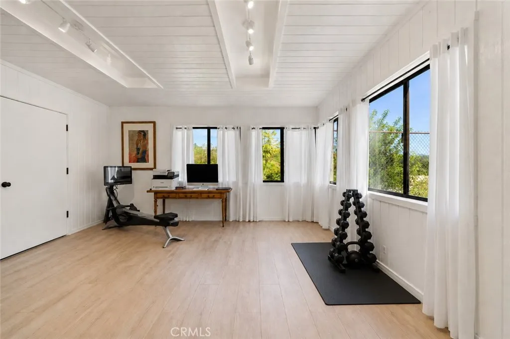 https://cdn.realtyfeed.com/cdn/127/306745357/902d76bf6270847a1c309814f2a1c91f.webp