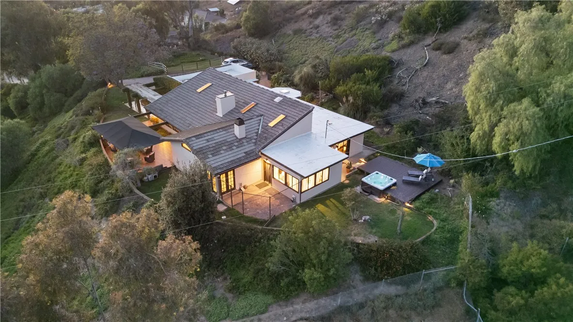https://cdn.realtyfeed.com/cdn/127/306745357/aedc19b8d54392a36faf69655d6ff6eb.webp