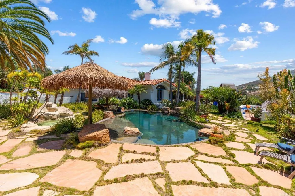 https://cdn.realtyfeed.com/cdn/127/306745375/0e5d7ac6d0257977585c0bc597aa8153.webp