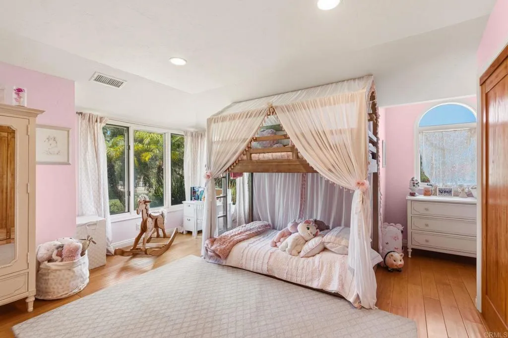 https://cdn.realtyfeed.com/cdn/127/306745375/39c0baef2031205dd0e3a01477d3e593.webp