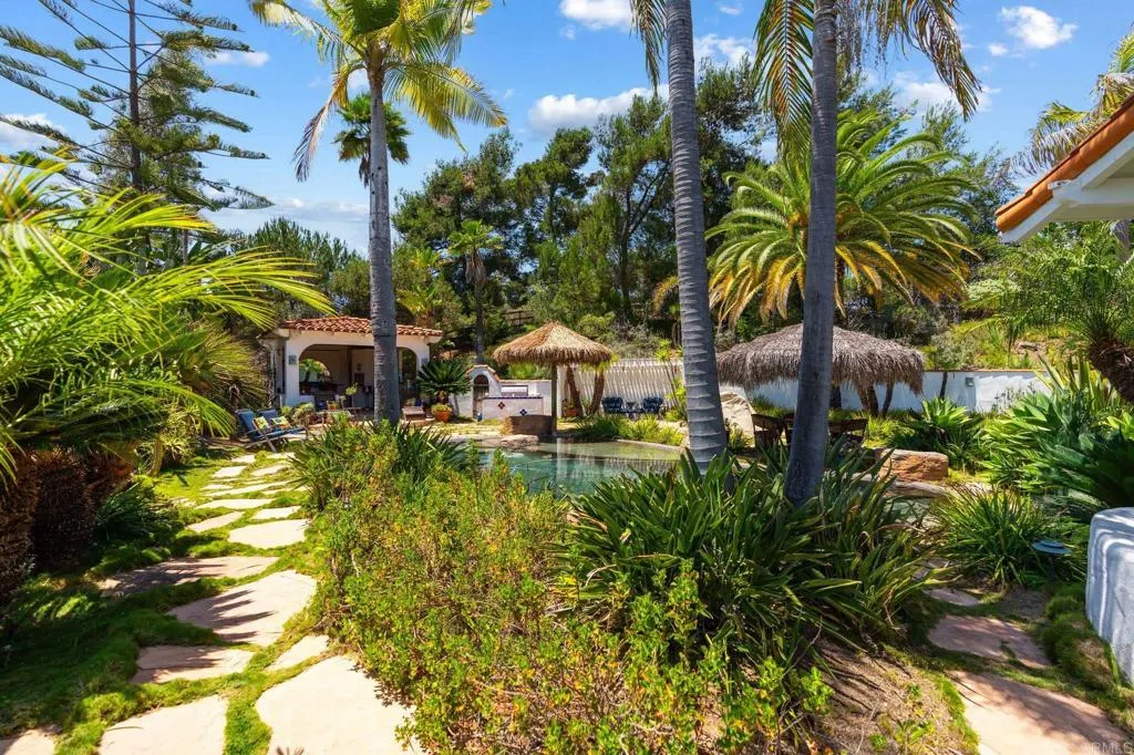 https://cdn.realtyfeed.com/cdn/127/306745375/491b65191dee254f68413376f024f3f6.webp