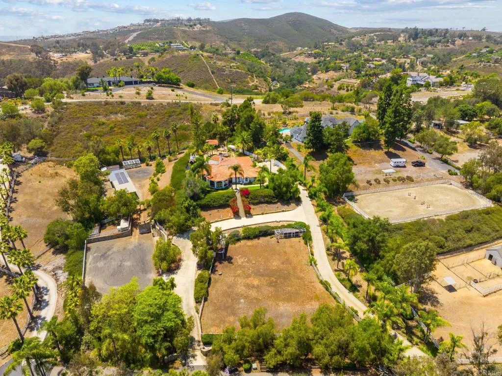 https://cdn.realtyfeed.com/cdn/127/306745375/8653fd30bd59b0e07ec513c45eb1266d.webp