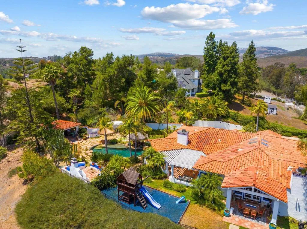 https://cdn.realtyfeed.com/cdn/127/306745375/a988d8bbbaebb673bb6e916a822f8cd1.webp