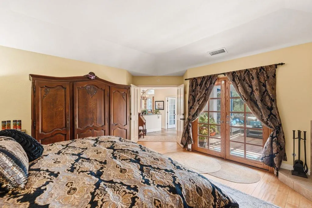 https://cdn.realtyfeed.com/cdn/127/306745375/c9088fe06b5304095286d6fc44ef8e75.webp