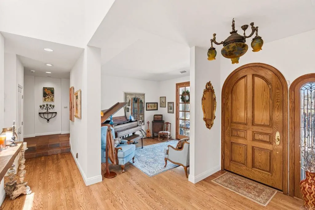 https://cdn.realtyfeed.com/cdn/127/306745375/ca7f4a702556e449c85fccfae5eec3c5.webp
