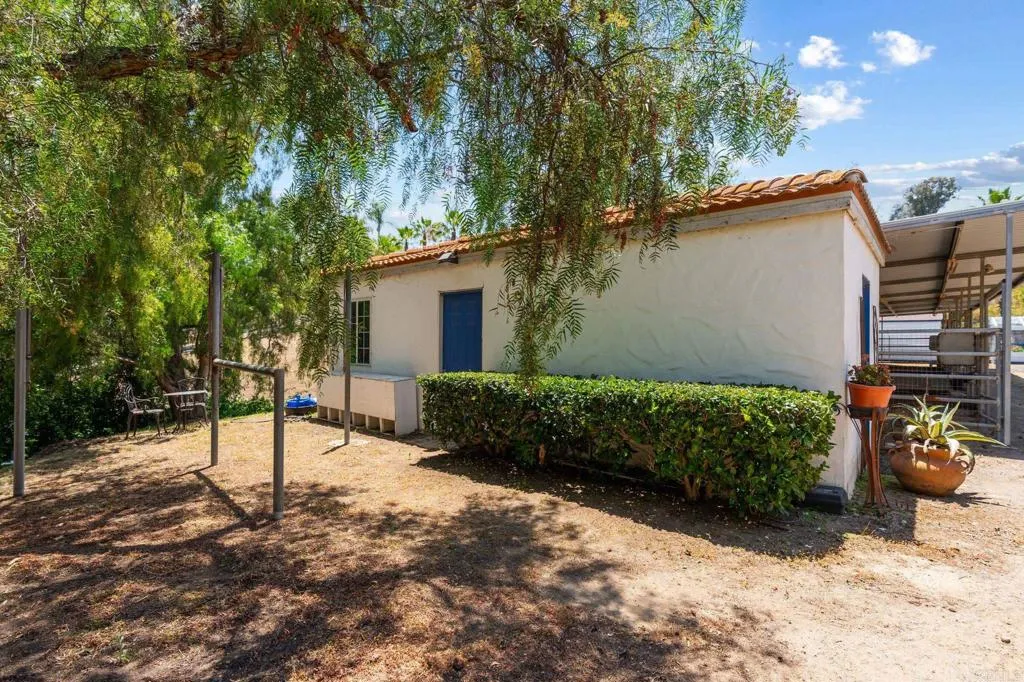 https://cdn.realtyfeed.com/cdn/127/306745375/f2fbad66a2143084c15243b81fccf625.webp