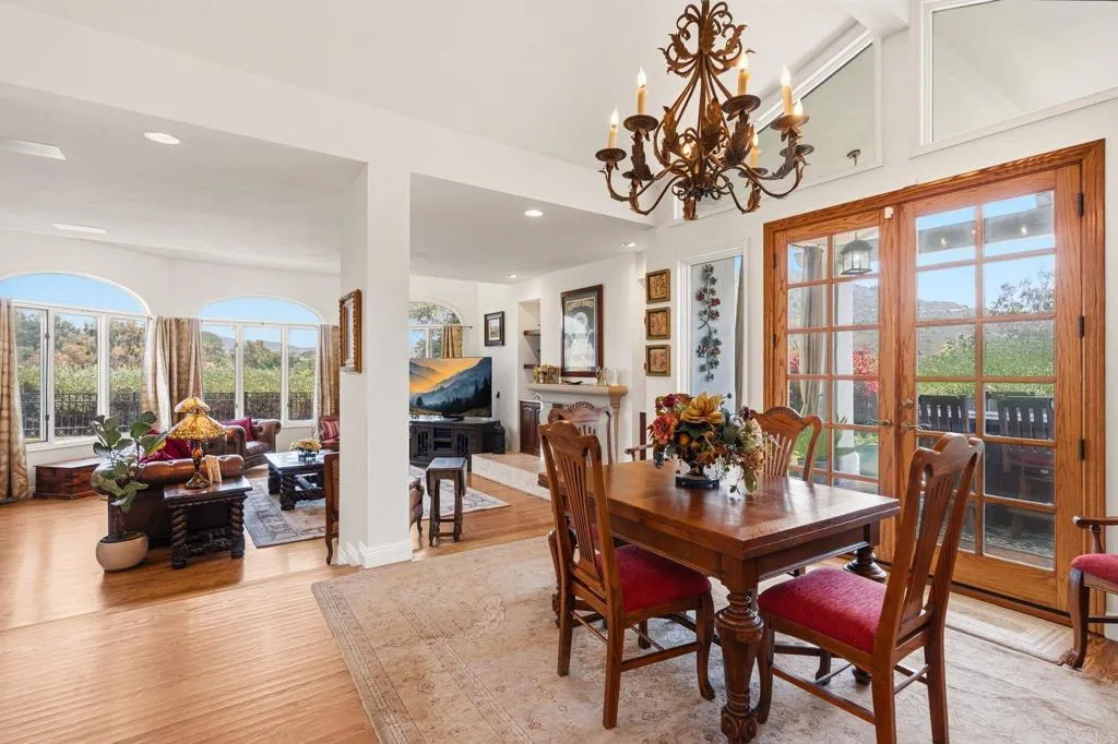https://cdn.realtyfeed.com/cdn/127/306745375/fd15d10e97c81b0f60fd2637f34f64ee.webp