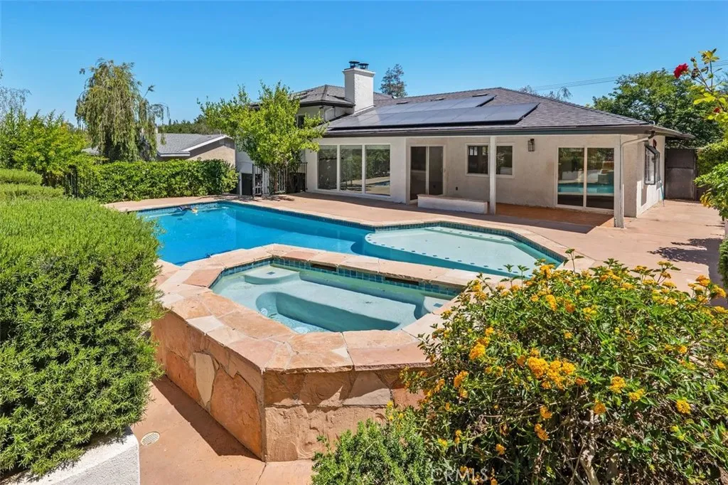 Calabasas, CA 91302