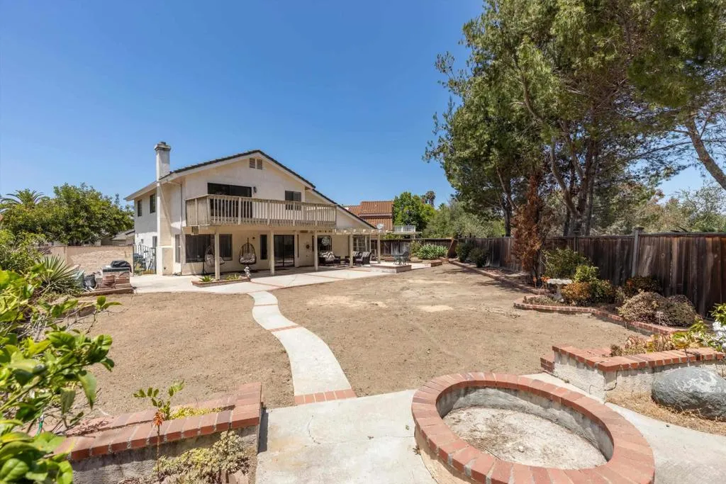 https://cdn.realtyfeed.com/cdn/127/306745501/198354eec574f6233ee0cbc538e621ab.webp
