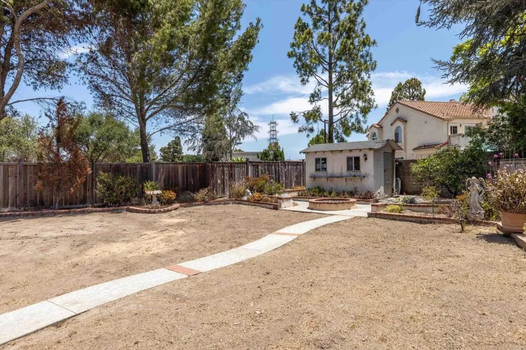 https://cdn.realtyfeed.com/cdn/127/306745501/604bf57cb9bc2e939adfc7aa009d2871.webp