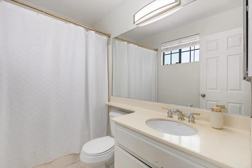 https://cdn.realtyfeed.com/cdn/127/306745501/b5db4e17c459999d5edb96025bd86dae.webp