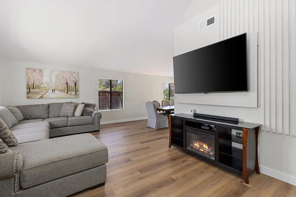 https://cdn.realtyfeed.com/cdn/127/306745501/e60c4b690bb06e8cae655c596d05b602.webp