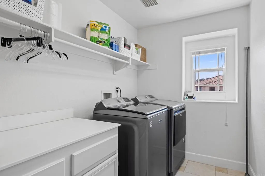 https://cdn.realtyfeed.com/cdn/127/306745522/2dcba9f5fd8889b78fa9dc4d79e00a0e.webp