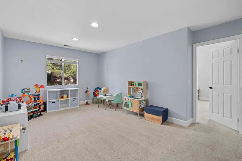 https://cdn.realtyfeed.com/cdn/127/306745522/34b7f90ba02a1be48a8ac93fa4fd823c.webp