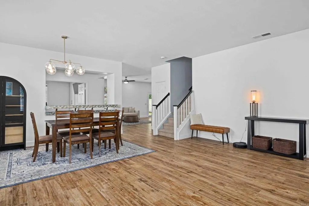https://cdn.realtyfeed.com/cdn/127/306745522/4f5bda8236dfb26cf4c8d6624a07db1d.webp