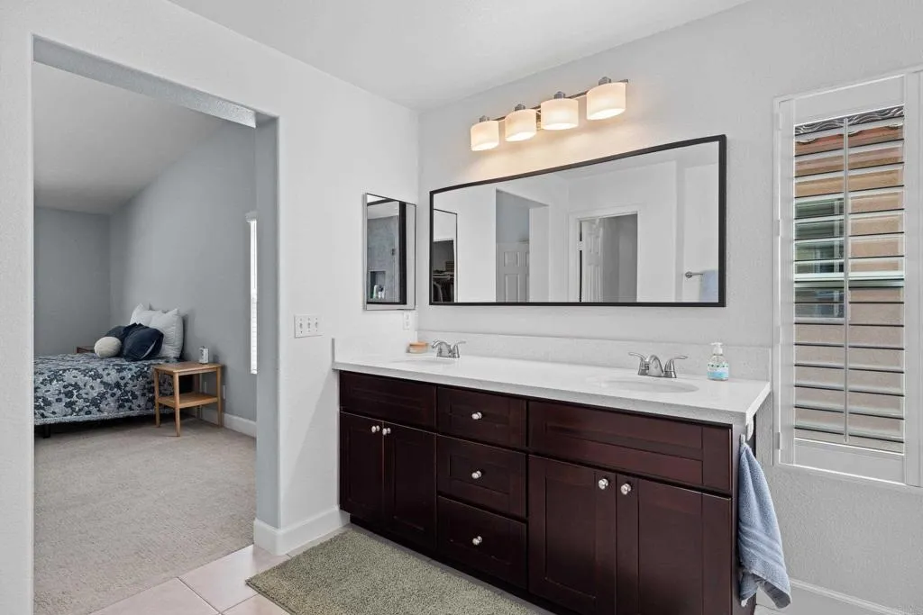 https://cdn.realtyfeed.com/cdn/127/306745522/5b1900493543bdafd433b3b131157eb0.webp