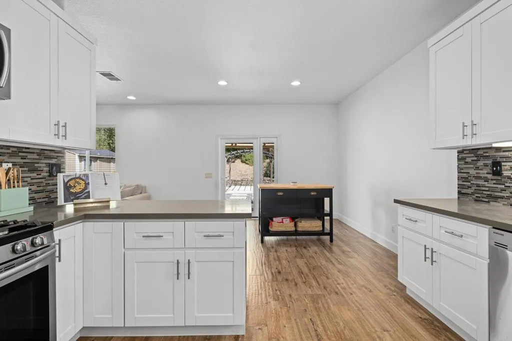 https://cdn.realtyfeed.com/cdn/127/306745522/753beff94fc94ef1a66e3603d4d68b1f.webp