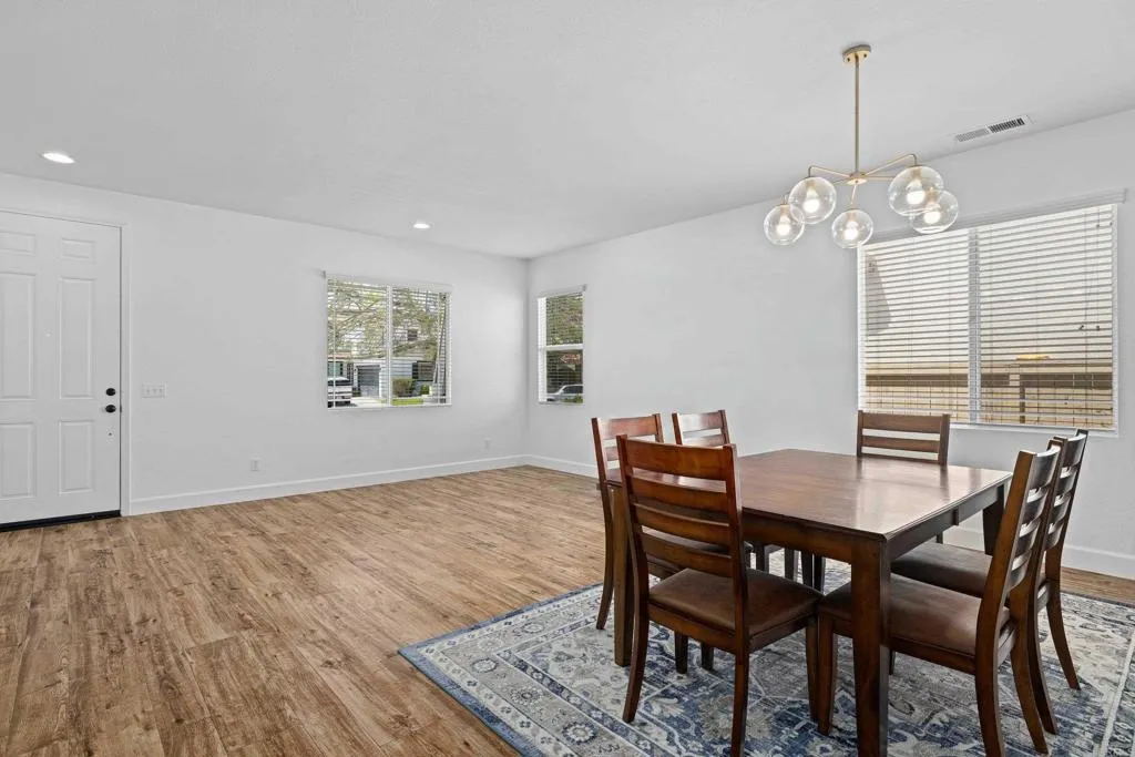 https://cdn.realtyfeed.com/cdn/127/306745522/93213faa23c031d802adaf853a08edab.webp