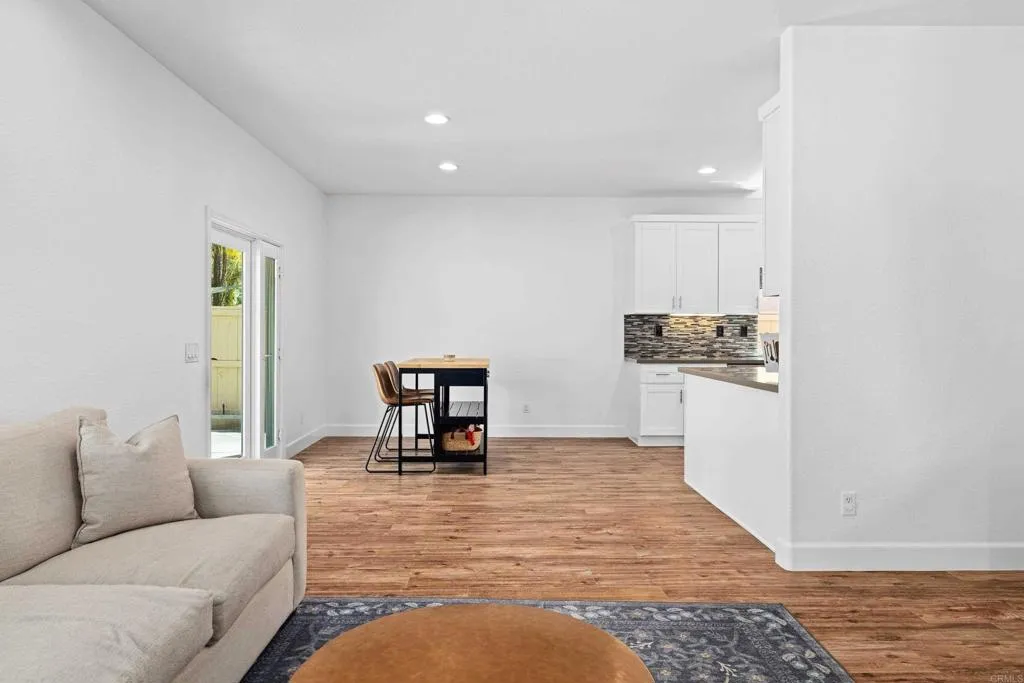 https://cdn.realtyfeed.com/cdn/127/306745522/96880ce1fb840e6a984c3606d286a735.webp