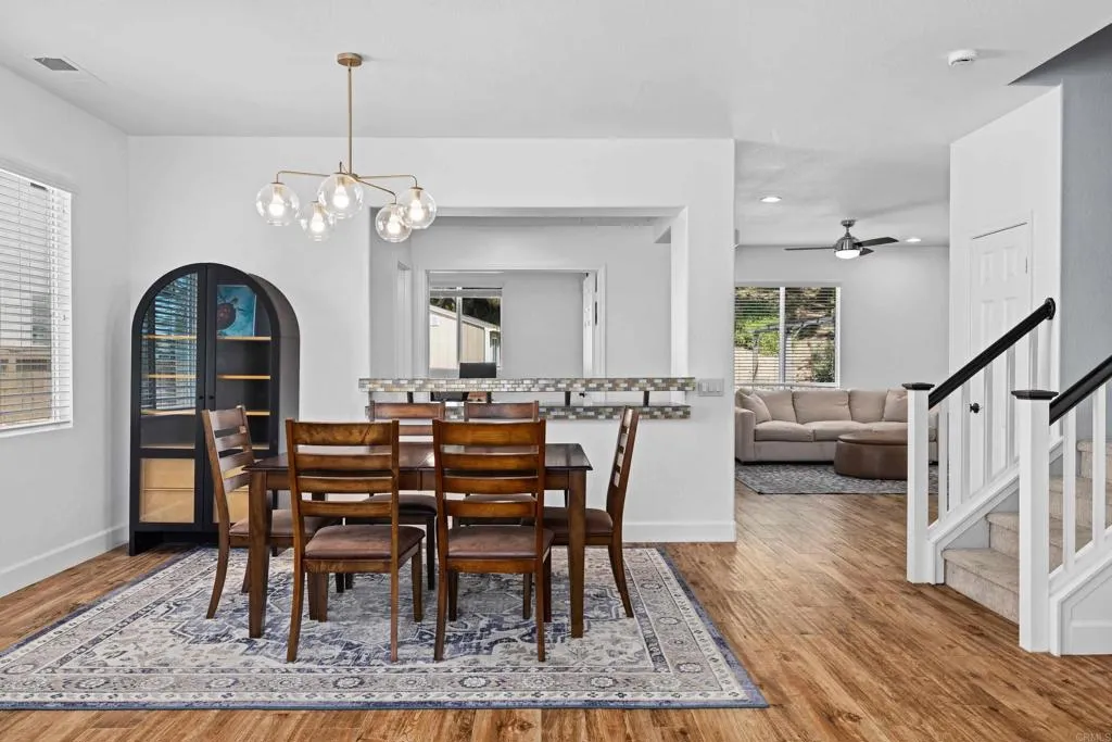 https://cdn.realtyfeed.com/cdn/127/306745522/da37c244760591b0d02d66e57264a38c.webp