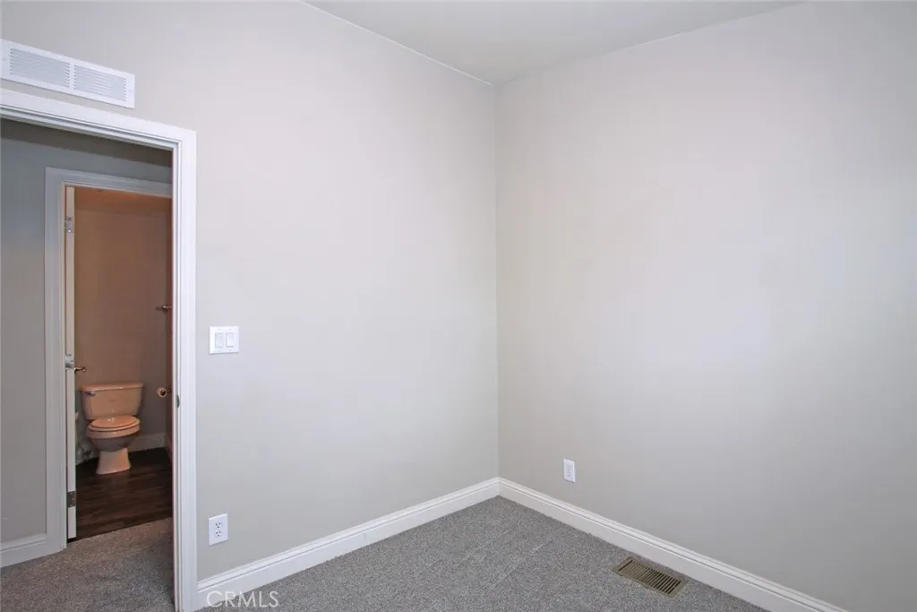 https://cdn.realtyfeed.com/cdn/127/306745609/b9eec4bf0b0ea56ed37cc531264cb688.webp