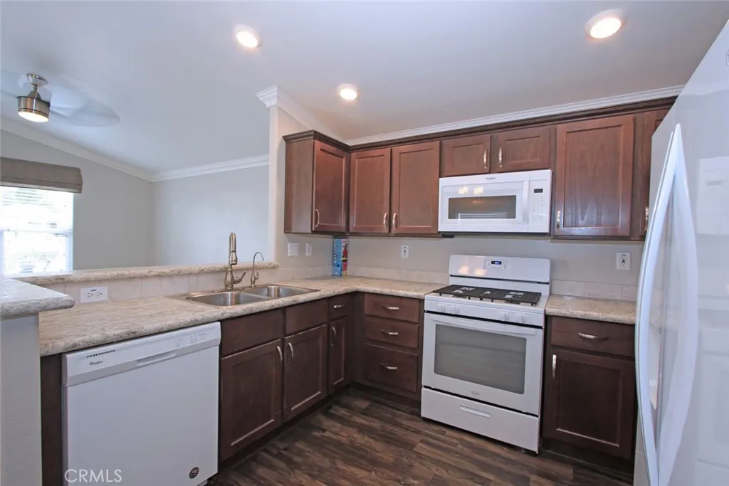 https://cdn.realtyfeed.com/cdn/127/306745609/c8bf362749071dfbc92291af200acef6.webp