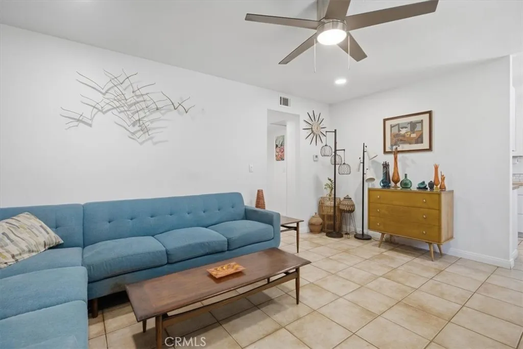 https://cdn.realtyfeed.com/cdn/127/306745614/199f088c1831ba74a59fc79a7df7663f.webp