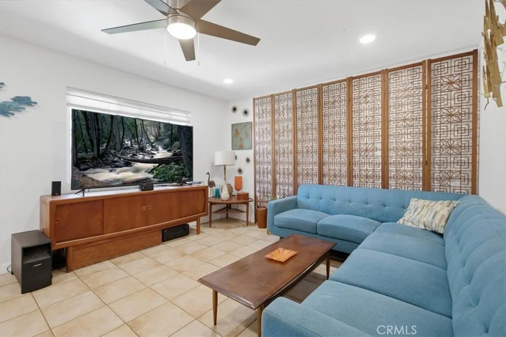 https://cdn.realtyfeed.com/cdn/127/306745614/426fe2765bb84b60d0a4d19839be218a.webp
