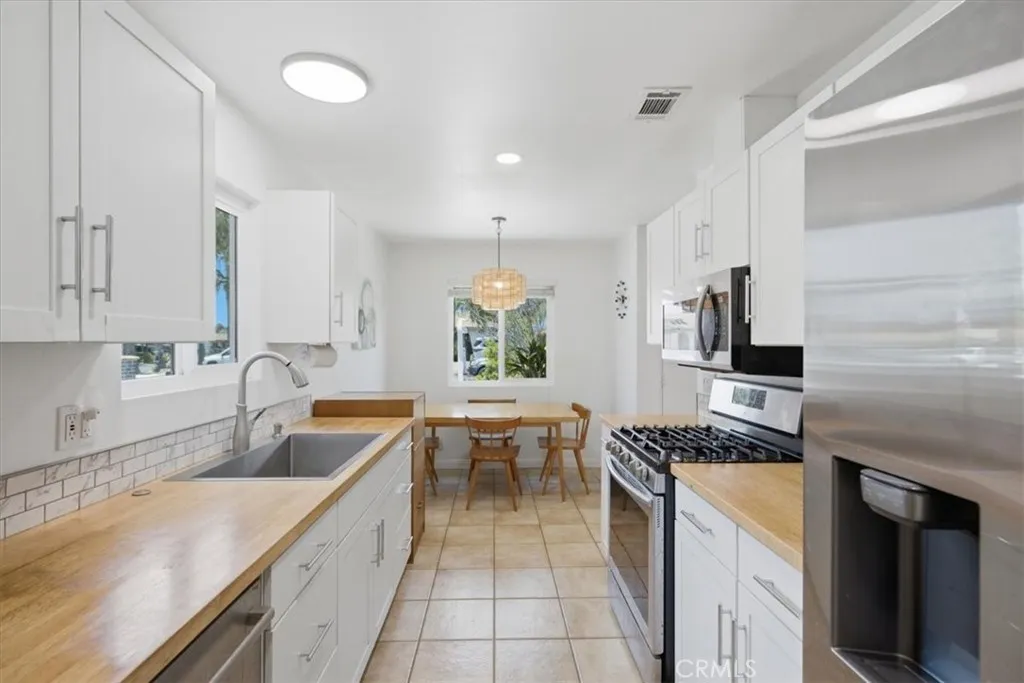 https://cdn.realtyfeed.com/cdn/127/306745614/b4108d9bc43473d2144111b30498edbd.webp