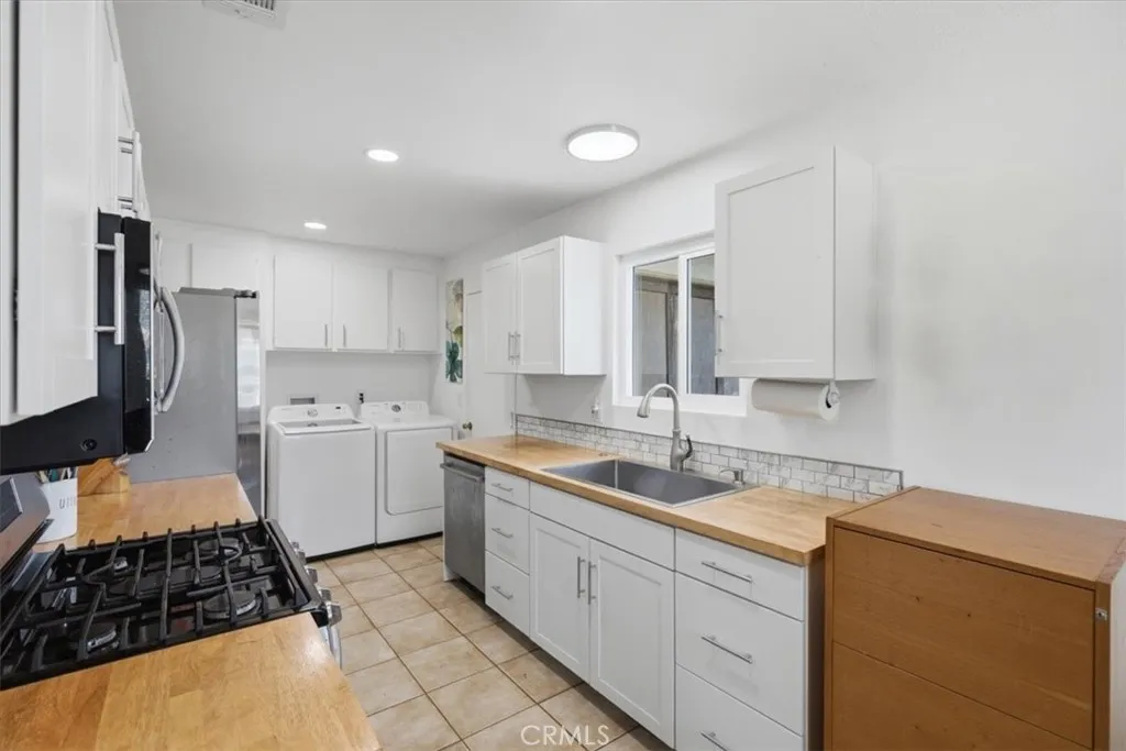 https://cdn.realtyfeed.com/cdn/127/306745614/fc3e26bad6742a87c265b07ccde589db.webp