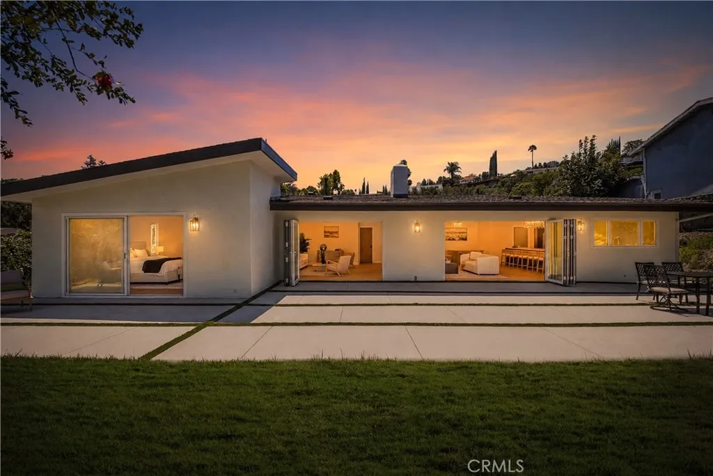Woodland Hills, CA 91367