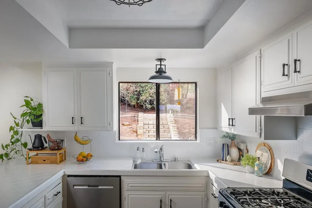 https://cdn.realtyfeed.com/cdn/127/306745669/60859bd02ca5fc3c682dbc7c11264f38.webp