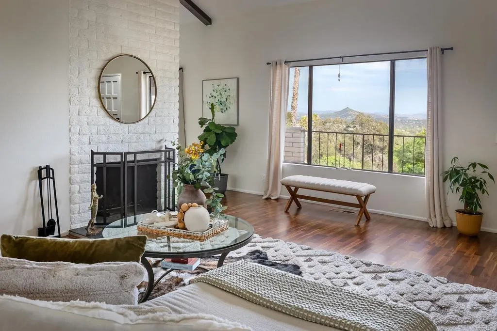 https://cdn.realtyfeed.com/cdn/127/306745669/c8d4bf2c1dc284f36707edaa0bfb4939.webp