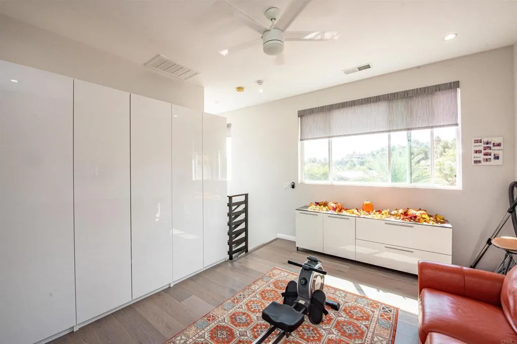 https://cdn.realtyfeed.com/cdn/127/306745695/fdf0e7b032f44ad8ee43ec6e1445fbfc.webp
