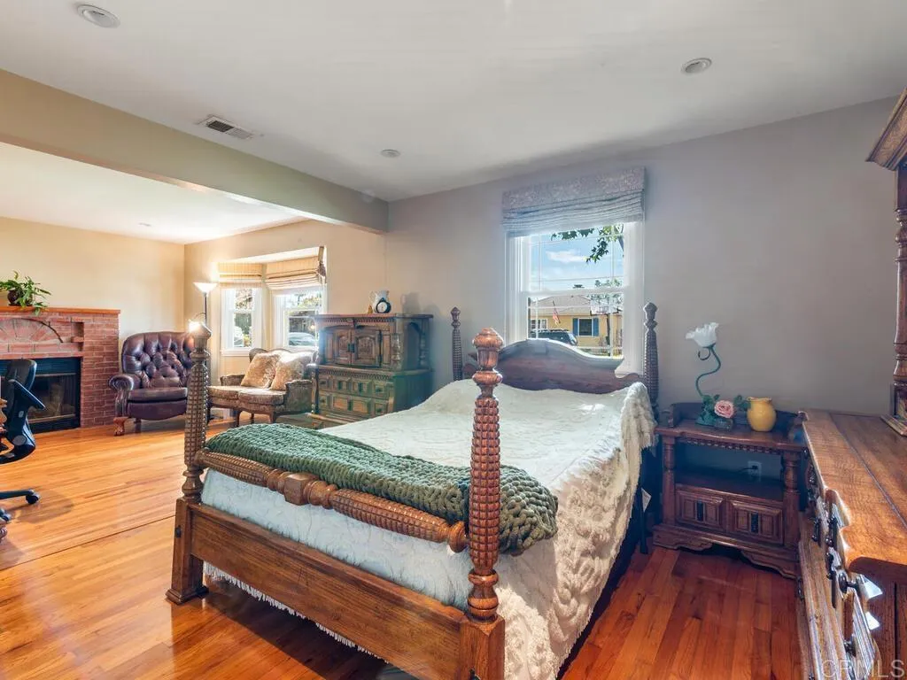 https://cdn.realtyfeed.com/cdn/127/306745740/ddae98efcaed26805d6717a0a957c864.webp
