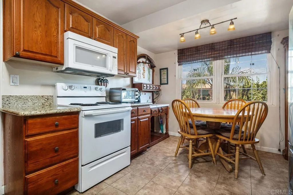 https://cdn.realtyfeed.com/cdn/127/306745742/1bc36091c9959560c9a3f3abc76b4990.webp