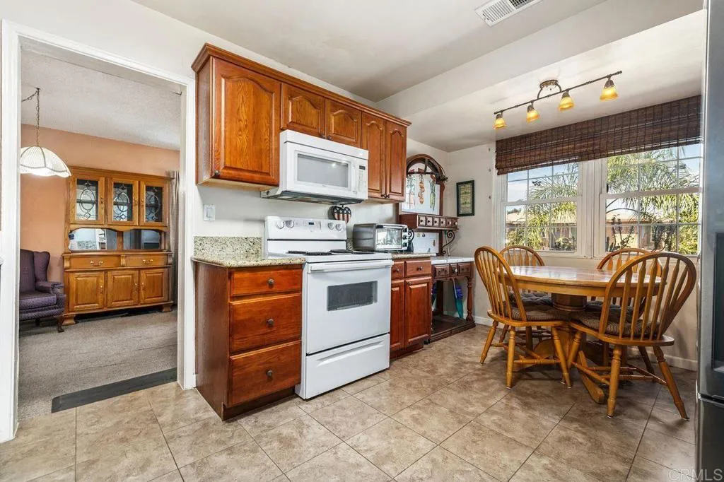 https://cdn.realtyfeed.com/cdn/127/306745742/95d8a1ccf94fdff7033cd8e8121c1fec.webp