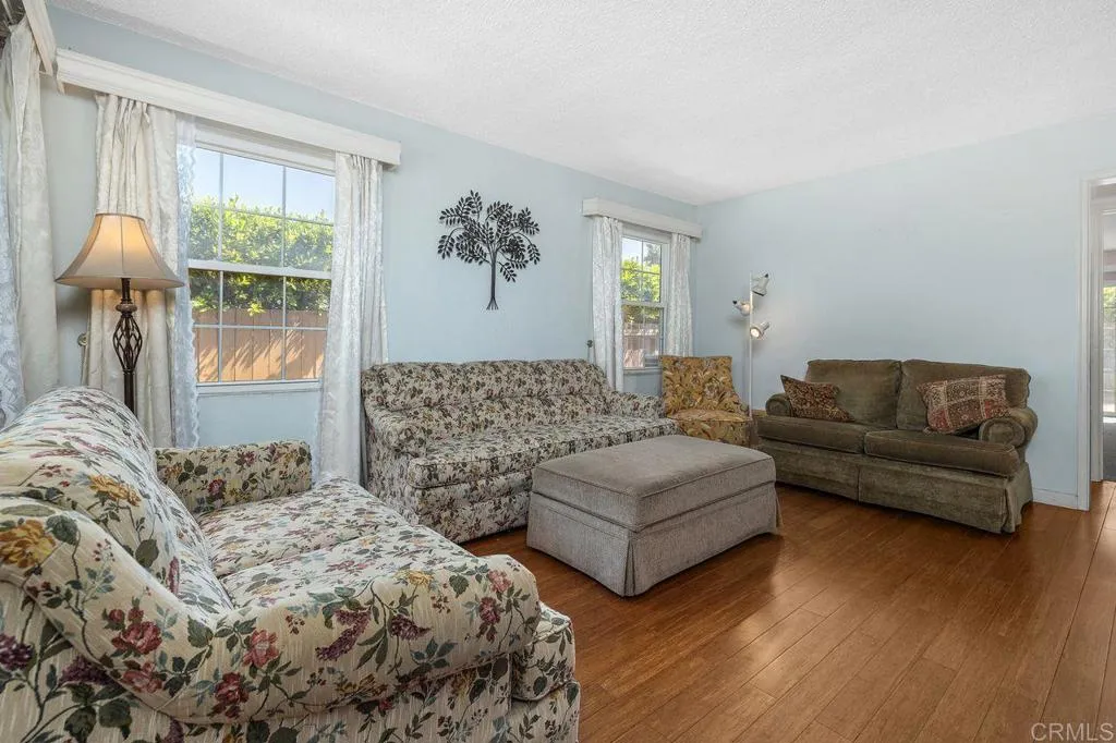 https://cdn.realtyfeed.com/cdn/127/306745742/db404cb8e51e0f7a3c53f07adb61f6b1.webp