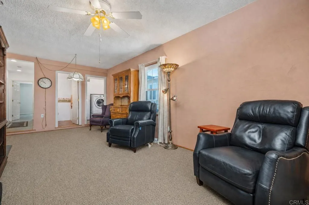 https://cdn.realtyfeed.com/cdn/127/306745742/edeb18f534b4e5484ec2d5f3fe949a38.webp