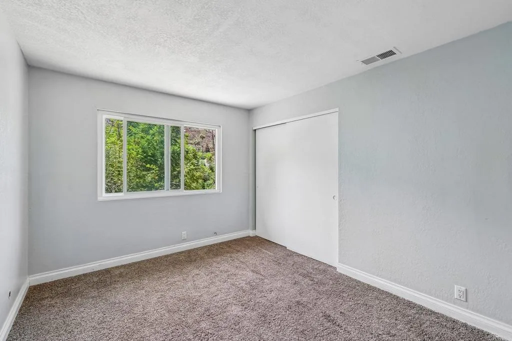 https://cdn.realtyfeed.com/cdn/127/306745745/15515803d2a49d0709c2acc552611008.webp