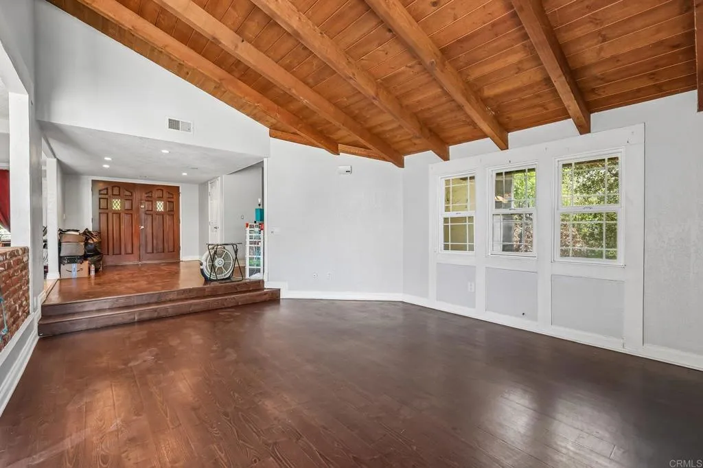 https://cdn.realtyfeed.com/cdn/127/306745745/433a5dace9ca3004331f791117af2b1c.webp