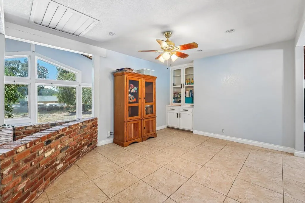 https://cdn.realtyfeed.com/cdn/127/306745745/4e984325f363274e9dfc98c5efc299c9.webp