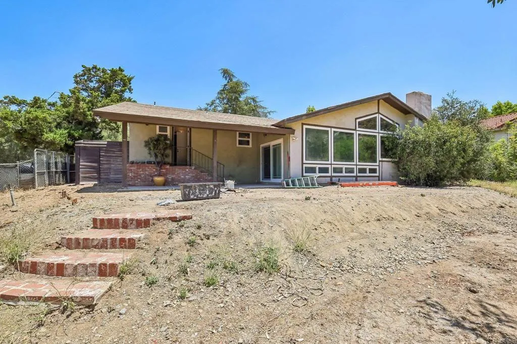 https://cdn.realtyfeed.com/cdn/127/306745745/866625bd6503a997f9d8ed17c9c0689f.webp